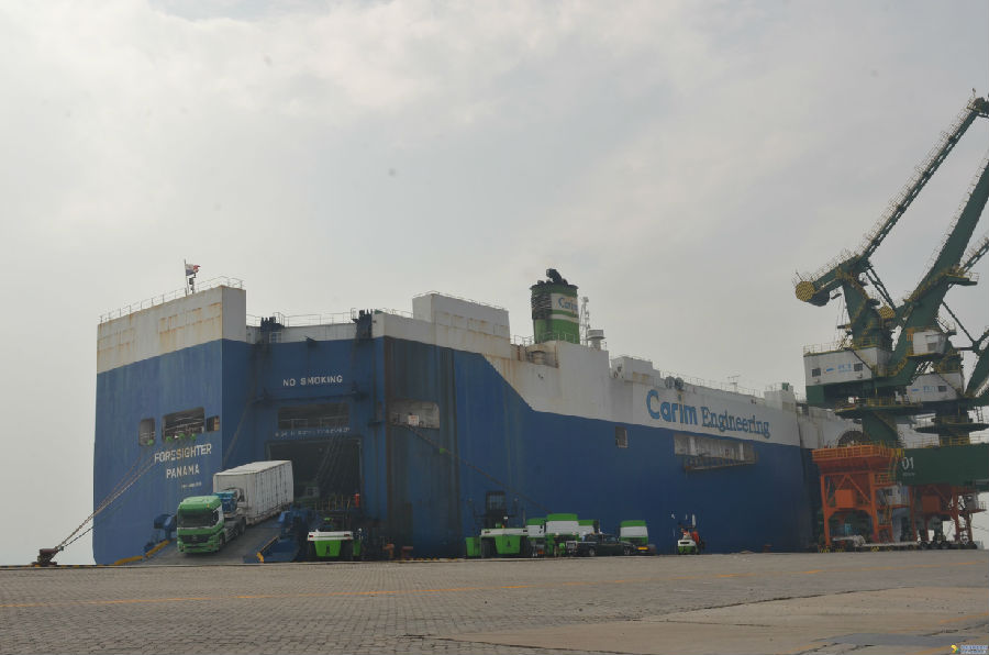 外贸进口滚装船首靠福州江阴港区 外贸进口滚装船首靠福州江阴港区