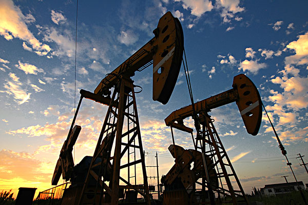 原油运价波动向上 成品油运价小幅上升