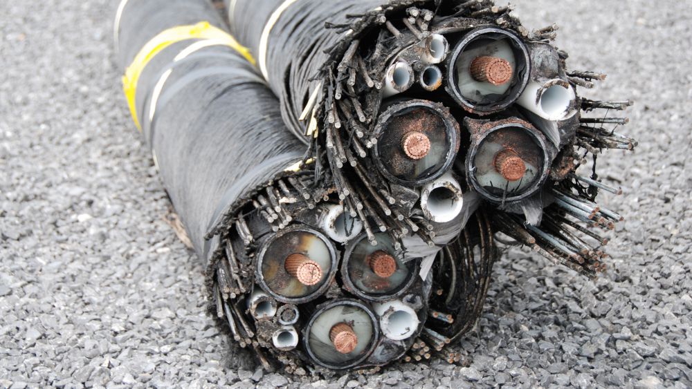 MSC Alice抛锚切断索马里海底电缆,致使其全国网络中断 MSC Alice抛锚切断索马里海底电缆,致使其全国网络中断