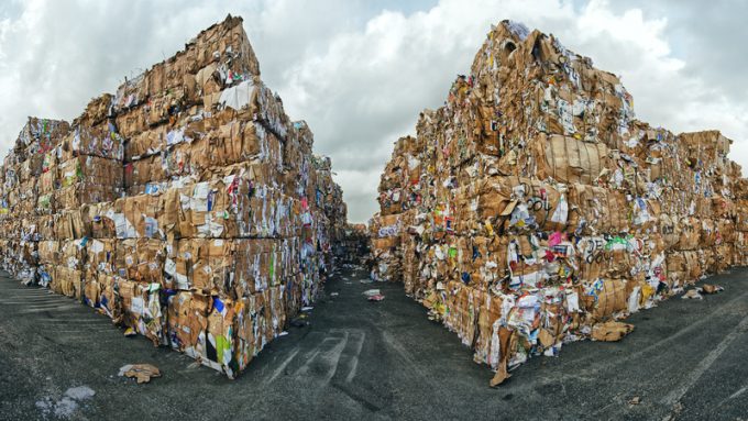 中国限制废品进口，集装箱海运公司将受到影响