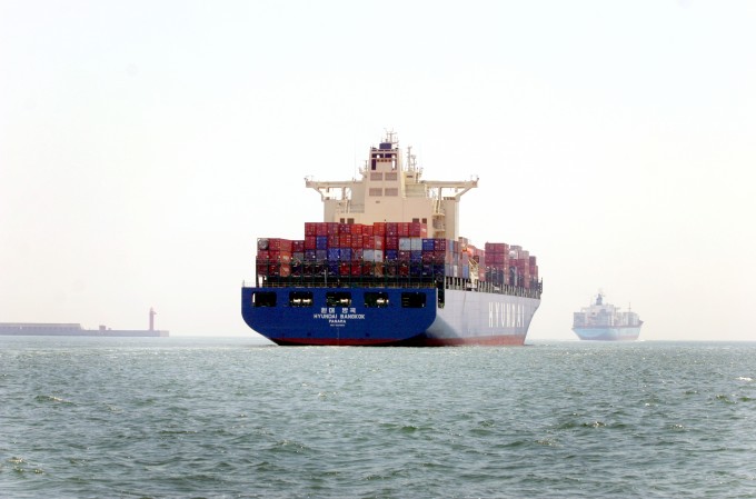 低租船费使得现代商船的巴拿马型集装箱船服务重焕生机！