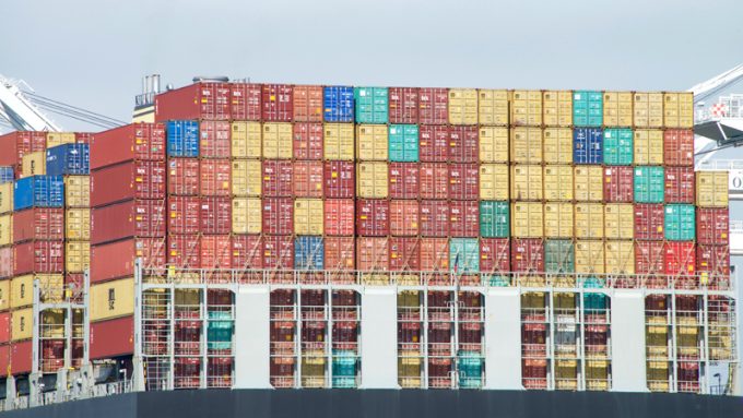 跨太平洋海运费将上涨，集装箱海运公司的旺季看起来更加快乐